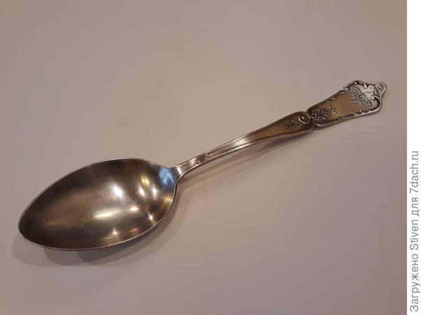 Серебряная столовая ложка