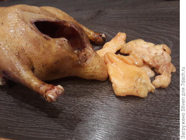 Жир из брюшка - в морозилку. Гусь топился на подкожном жире