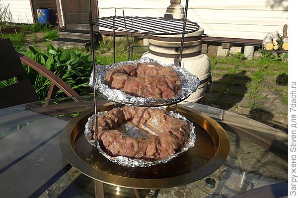 Мясо на этажерке тандыра