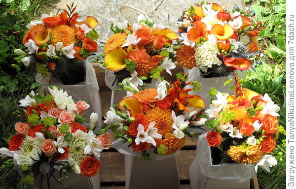 Людмила, Екатерина, Ольги и Светланы, букетики для вас! Поздравляю!