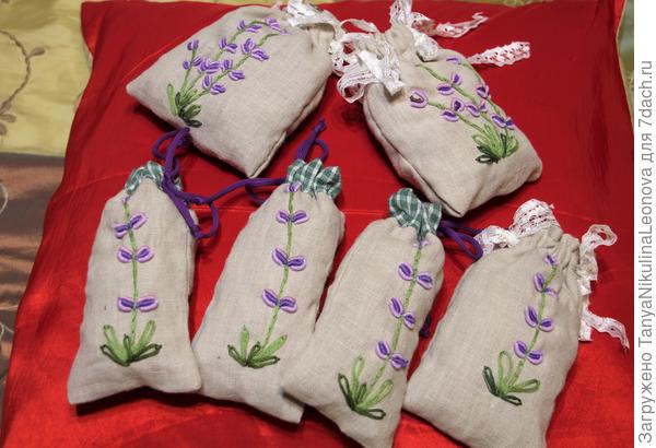 Мешочки с лавандой, только часть, тогда много нашила...