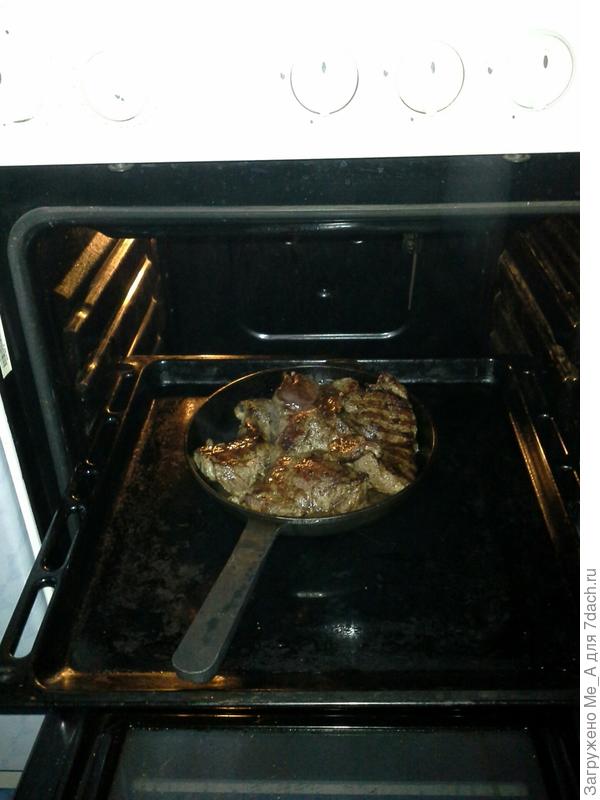 Ставим стейк в духовку