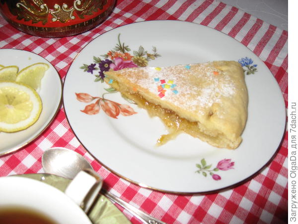 Лимонный пирог и чай