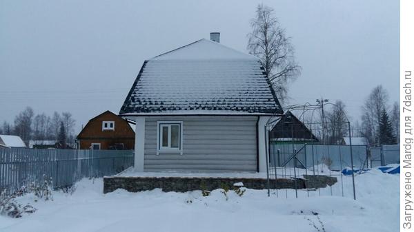 Дача, снег. 11 октября 2015 года