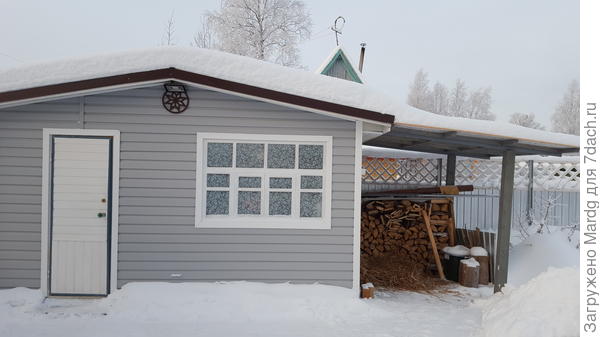 сарай зимой