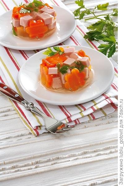 Заливная ветчина с морковью