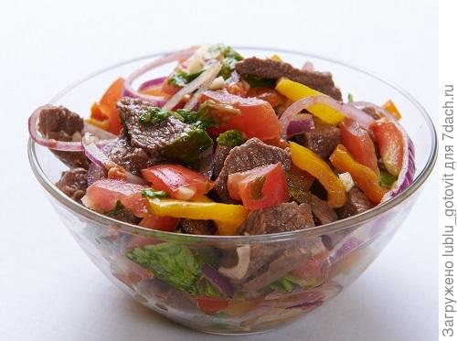 Салат с мясом и овощами
Фото: Дмитрий Позднухов/BurdaMedia