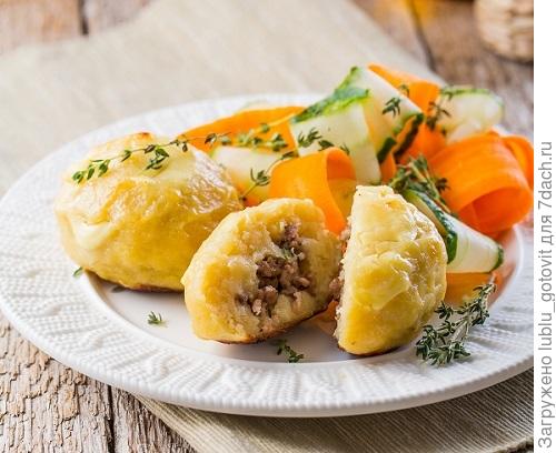 Картофельные кнедли с рубленым мясом/Фото: К. Виноградов/BurdaMedia