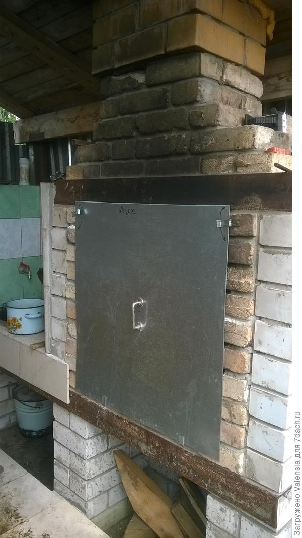 это смесь мангала с русской печкой