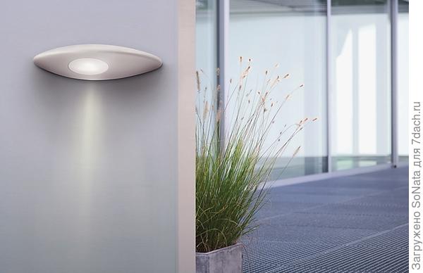Уличные светильники Philips удачно сочетают практичность и изящество форм.