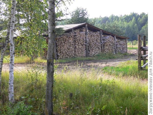 Поленницы: 10 креативных идей