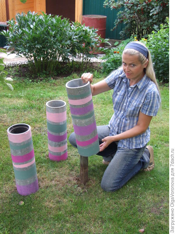 Вот я тоже в прошлом году решила приспособить трубы под цветы