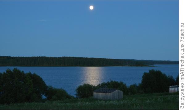 вид с балкона вечером)