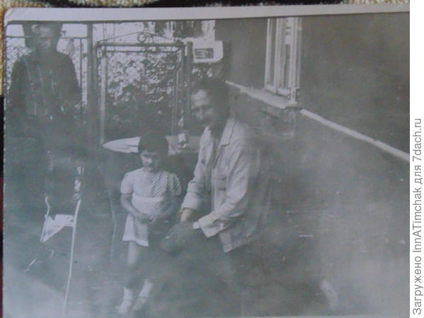 Я мелкая с папой))