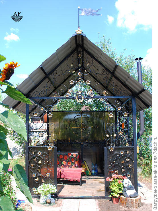 беседка с мангалом