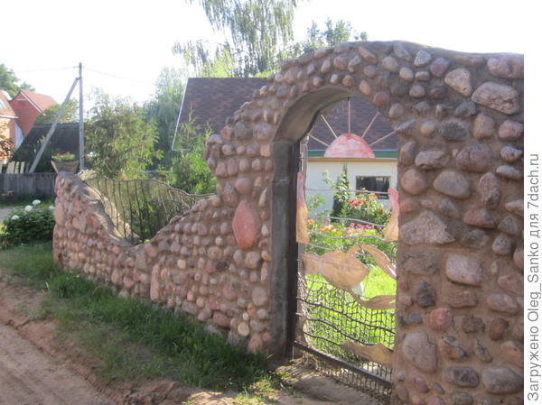 В 100 метрах от этого места - плещуться волны Минского моря