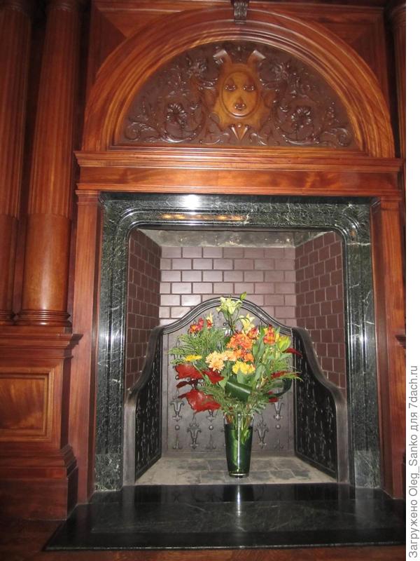 Мраморный портал