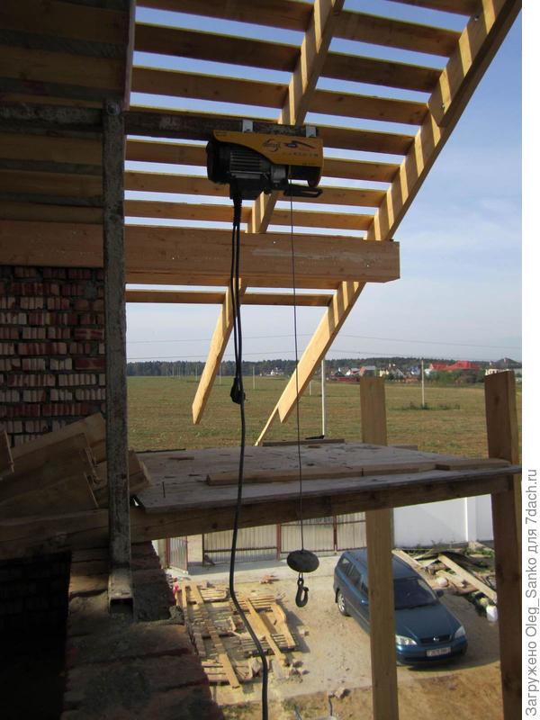 Лебедка на стропилах