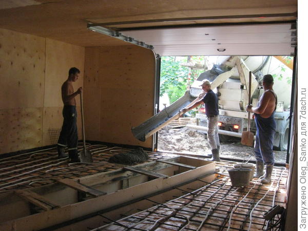 Заливка бетонной смесью пола + "теплого пола"