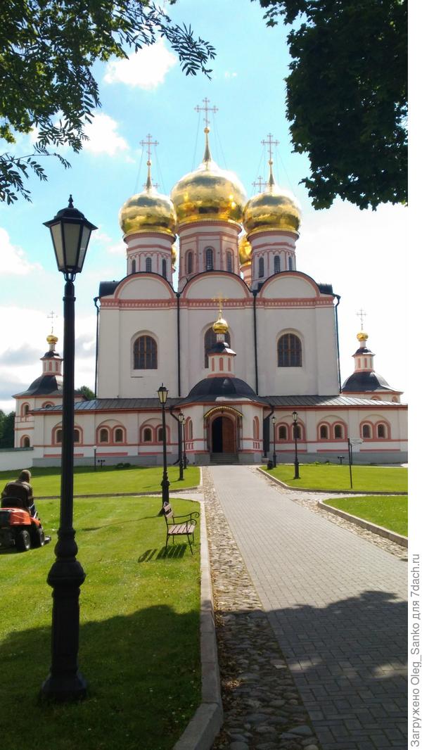 Иверский монастырь