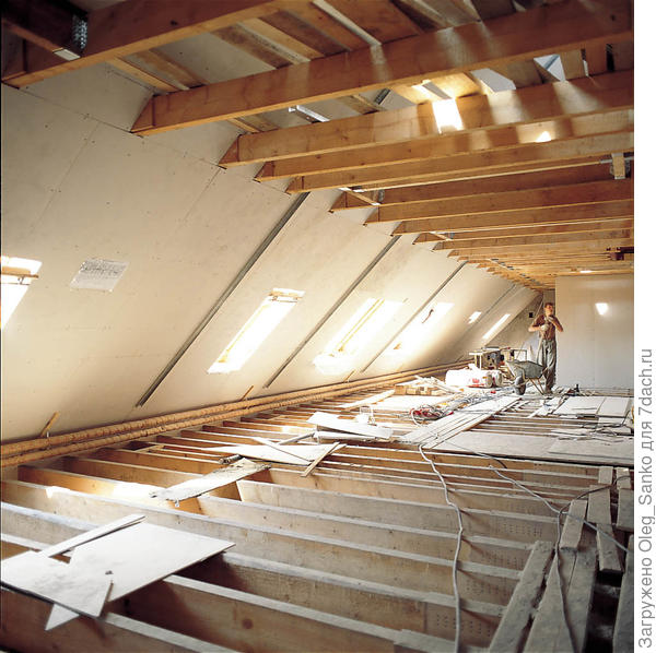 Преимущество мансард - пространство без опор в середине объема