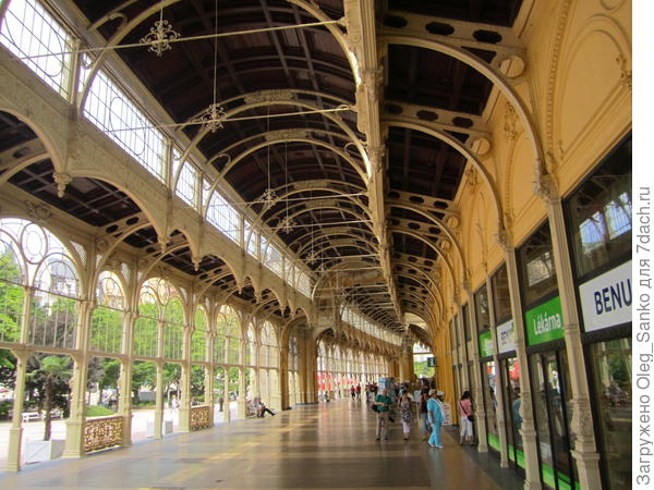 Колоннада - как она легка!