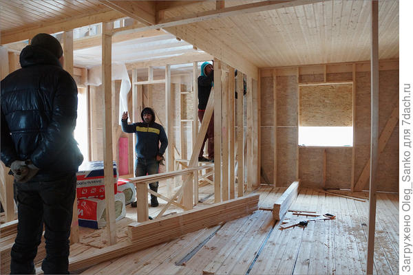 Монтаж внутренней пеергородки