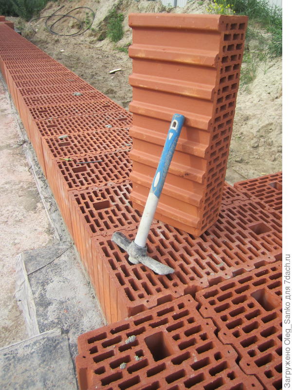 Укладка блоков на гироизолирующую мембрану