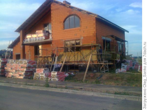 Дом сложен из теплых керамических блоков