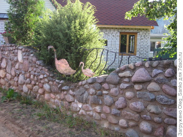 Забор с &quot;гусями&quot;