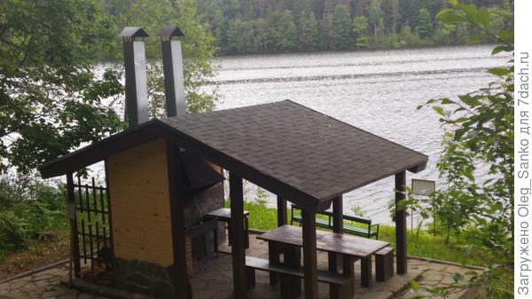 Беседка с "костровым" местом