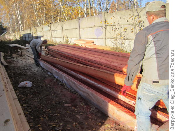 Окунаем доски в раствор