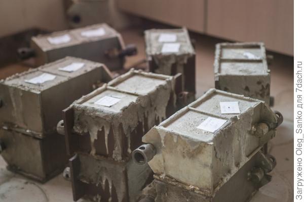 Бетонные кубики