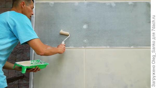 Окраска прогрунтованных цементно-стружечных плит.