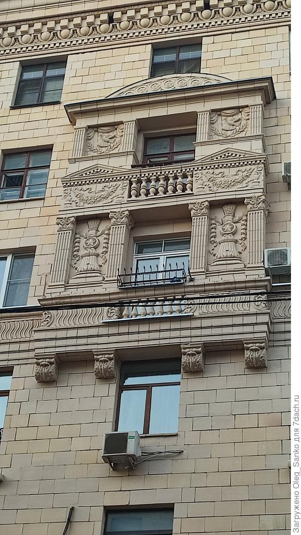 Дом сделан по индивидуальному проекту