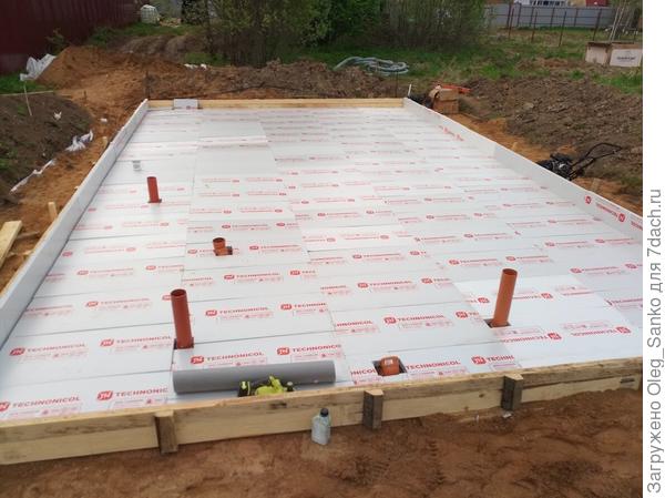 Подготовка опалубки под плитный фундамент