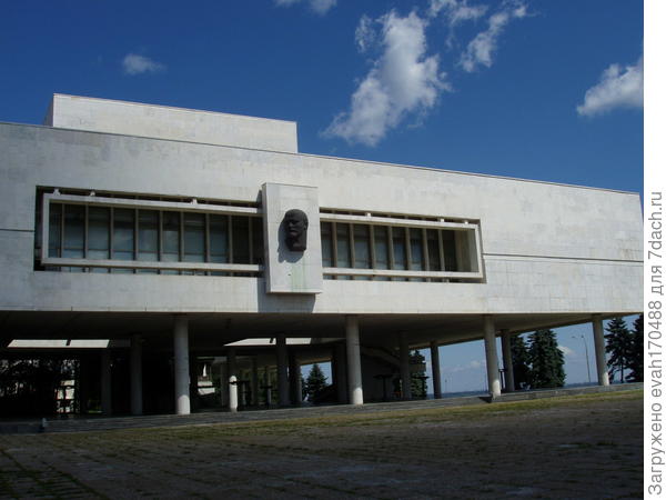 наш мемориальный комплекс, посвященный 100-летию В.И.Ленина