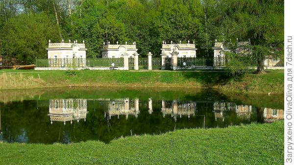 В Кусковском парке...