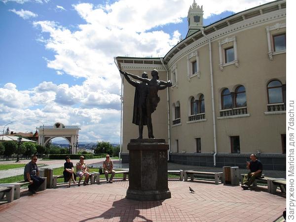 Скульптура "Красавица Ангара" Скульптура "Красавица Ангара"