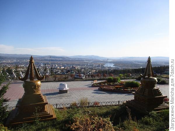 Город