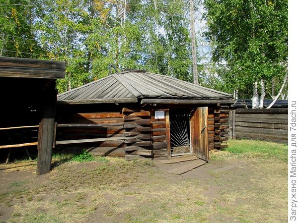 Летняя четырехстенная юрта