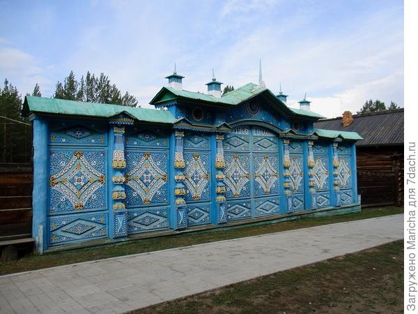 Расписные ворота