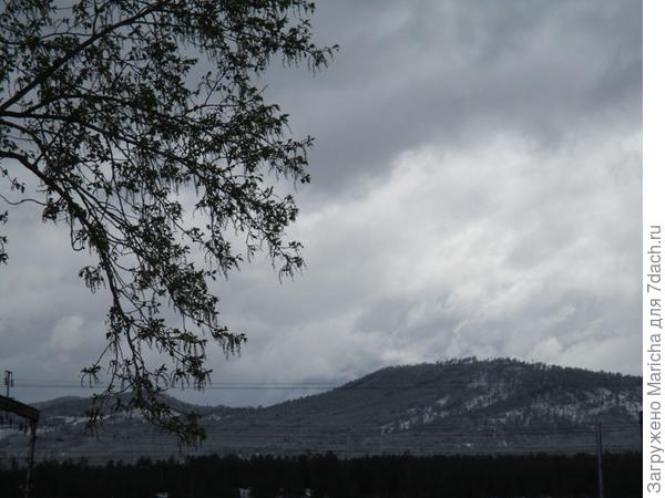 Снег в горах