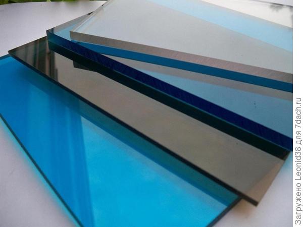 монолитный