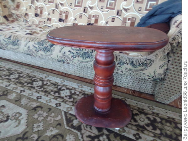 кофейный столик, сделано 3 шт. 2 отдал детям