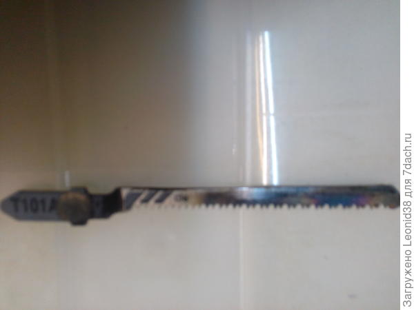 пилка для чистого реза, фирмы Бош, узкая и с мелкими зубьями