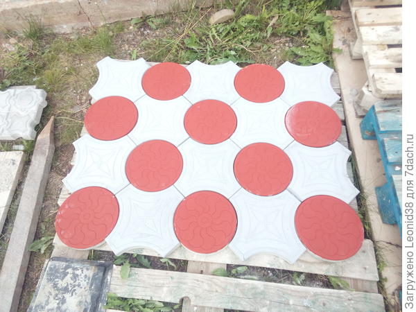 внучке на площадку им на дачу