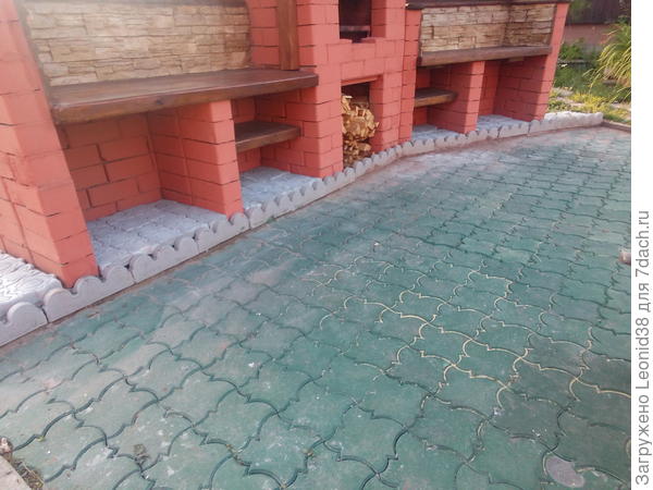 Ирина, специально для вас заснял. Сегодня нарезал и выложил на сухую плитку в нишки.