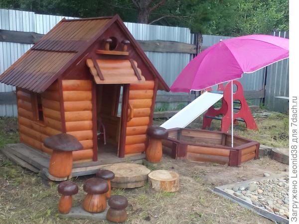 а так у внучи уже четыре домика,