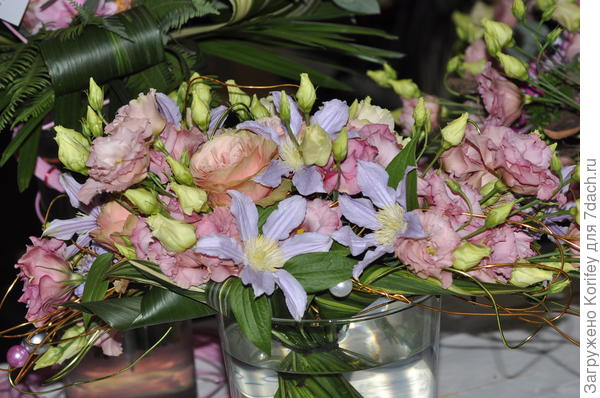 Ещё один букет с клематисами